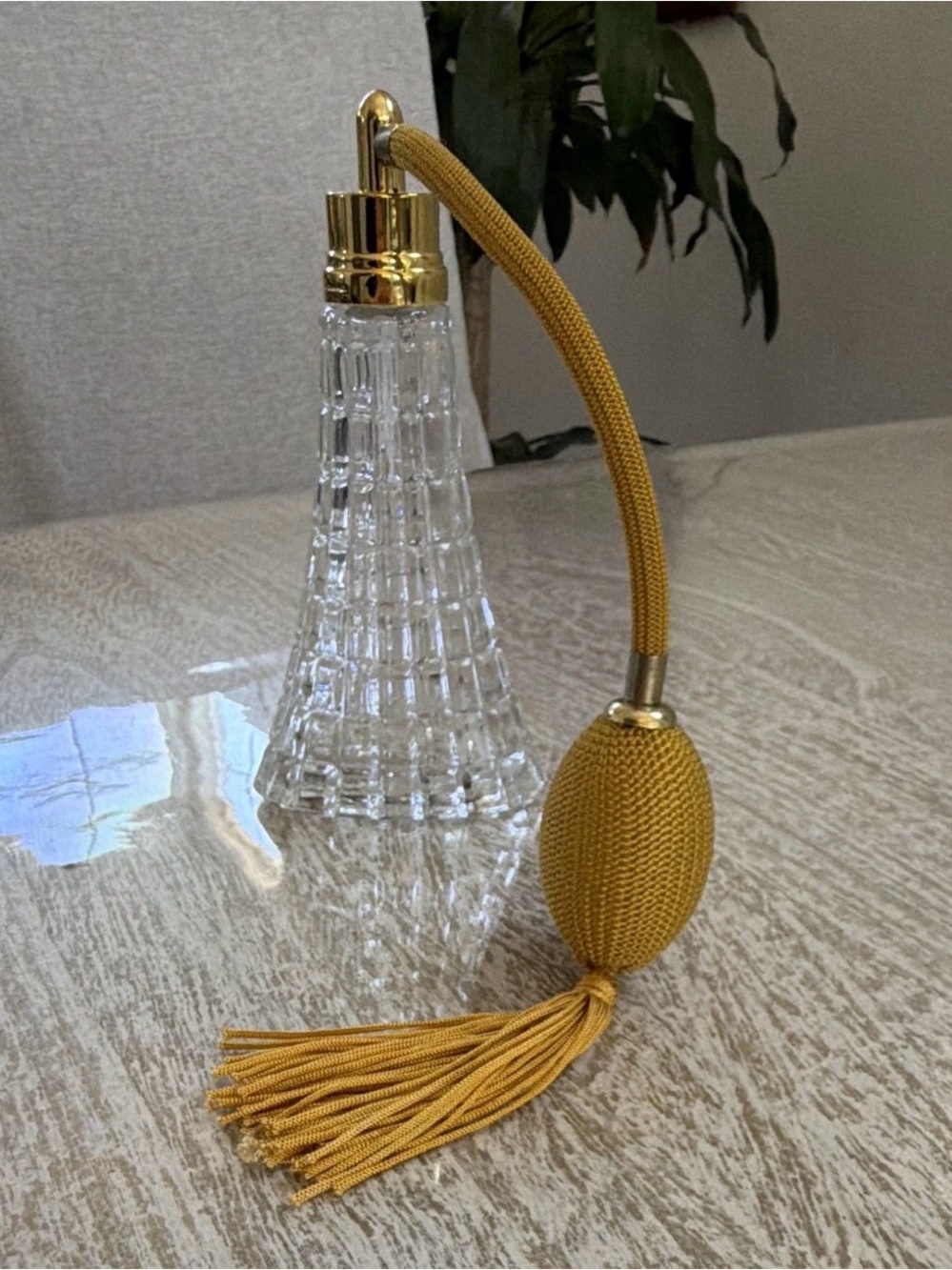 RARE Bésame Cosmetics Crystal Perfume Atomizer Gold Tassel Unused